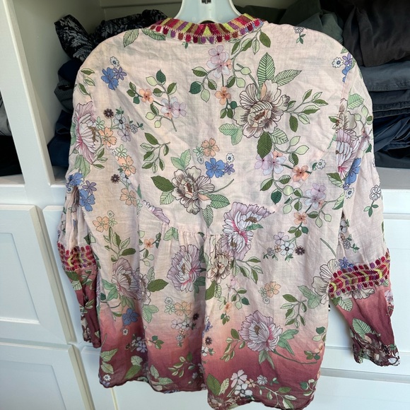 Johnny was Paris effortless top size medium - Picture 3 of 5